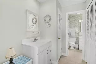845 Benjamin Franklin Dr, Sarasota, FL 34236 - Photo 13