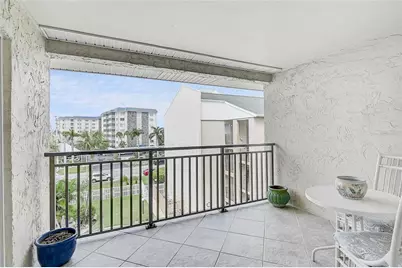 845 Benjamin Franklin Drive #402, Sarasota, FL 34236 - Photo 17