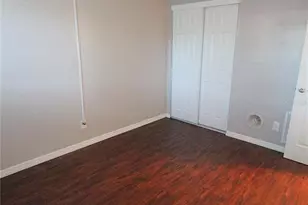 3001 Bee Ridge Rd, Sarasota, FL 34239 - Photo 11