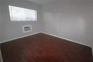 3001 Bee Ridge Rd, Sarasota, FL 34239 - Photo 11