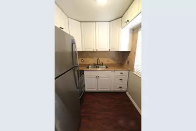 3001 Bee Ridge Road #112, Sarasota, FL 34239 - Photo 3