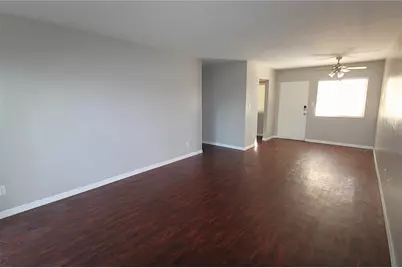 3001 Bee Ridge Road #112, Sarasota, FL 34239 - Photo 5