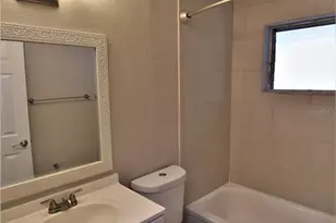 3001 Bee Ridge Rd, Sarasota, FL 34239 - Photo 7