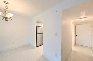 4129 Lake Bayshore Dr, Bradenton, FL 34205 - Photo 11