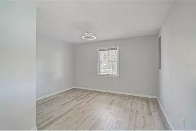 3215 Pine Valley Drive, Sarasota, FL 34239 - Photo 13