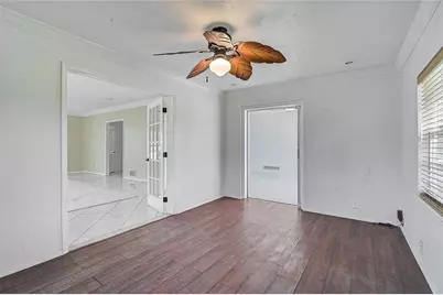 3215 Pine Valley Drive, Sarasota, FL 34239 - Photo 23