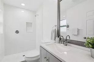 3530 Goodrich Ave, Sarasota, FL 34234 - Photo 21