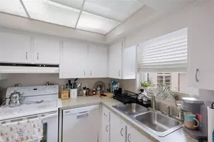 2727 75th St W, Bradenton, FL 34209 - Photo 9