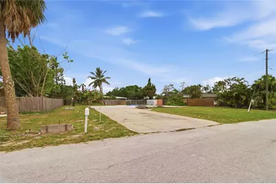 1308 62nd Street NW, Bradenton, FL 34209 - Photo 5