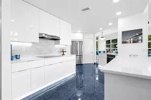 988 Boulevard of the Arts, Sarasota, FL 34236 - Photo 9