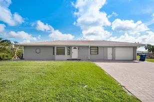 9080 Caloosa Dr, Venice, FL 34293 - Photo 1