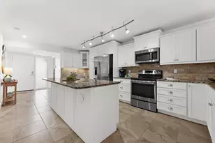 2600 Gulf Dr N, Bradenton Beach, FL 34217 - Photo 9