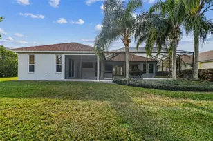 6815 Honeysuckle Trail, Lakewood Ranch, FL 34202 - Photo 43