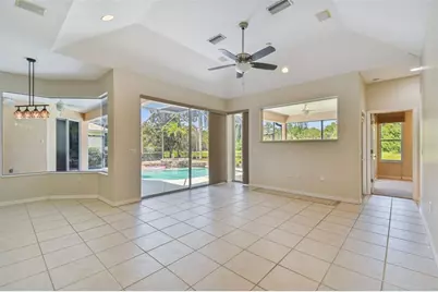 6815 Honeysuckle Trail, Lakewood Ranch, FL 34202 - Photo 11