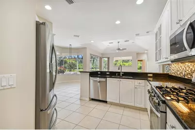 6815 Honeysuckle Trail, Lakewood Ranch, FL 34202 - Photo 7