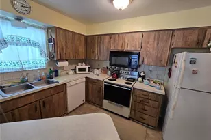 4632 Blossom Blvd, Zephyrhills, FL 33542 - Photo 7