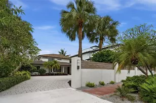 541 S Washington Dr, Sarasota, FL 34236 - Photo 1