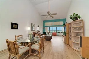 1007 Gulf Dr N, Bradenton Beach, FL 34217 - Photo 15