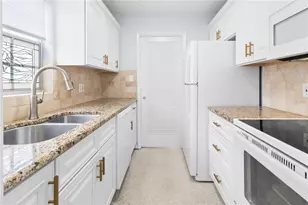5400 Gulf Dr, Holmes Beach, FL 34217 - Photo 35