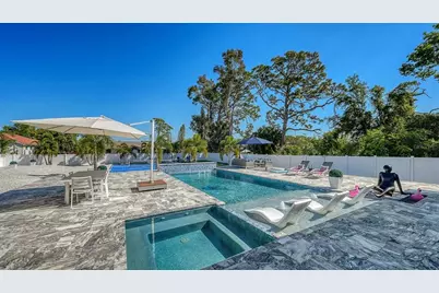 1899 Vamo Way, Sarasota, FL 34231 - Photo 43