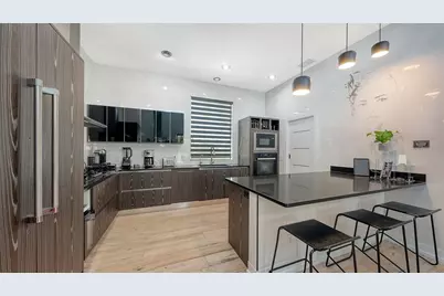 1899 Vamo Way, Sarasota, FL 34231 - Photo 9