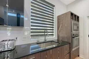 1899 Vamo Way, Sarasota, FL 34231 - Photo 11