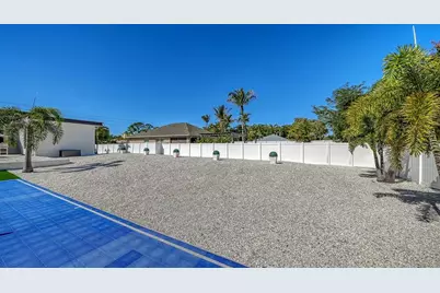 1899 Vamo Way, Sarasota, FL 34231 - Photo 61
