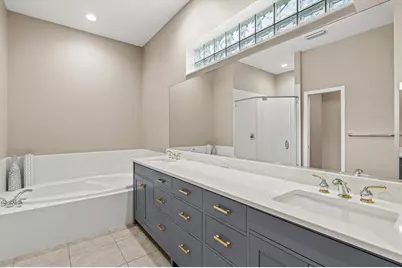 9144 Willow Brook Drive, Sarasota, FL 34238 - Photo 17