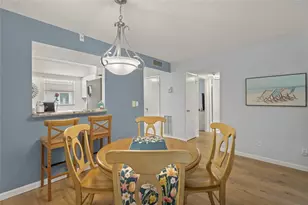 1310 Glen Oaks Dr E, Sarasota, FL 34232 - Photo 9