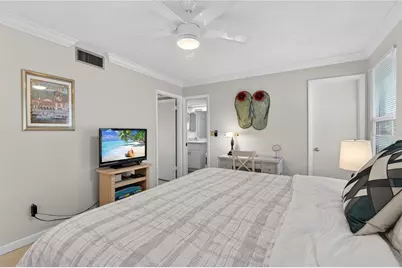 1128 W Peppertree Lane #111, Sarasota, FL 34242 - Photo 17