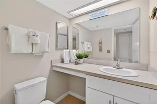 1128 W Peppertree Ln, Sarasota, FL 34242 - Photo 23