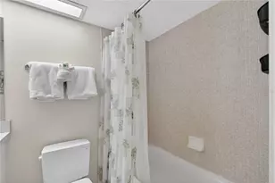 1128 W Peppertree Ln, Sarasota, FL 34242 - Photo 19
