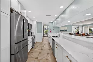 1128 W Peppertree Ln, Sarasota, FL 34242 - Photo 41