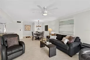 1128 W Peppertree Ln, Sarasota, FL 34242 - Photo 9