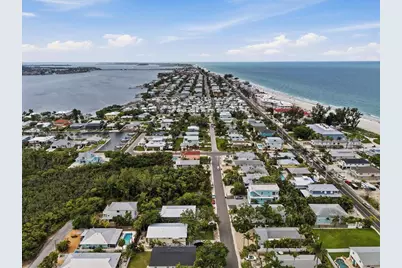 2811 Avenue C, Holmes Beach, FL 34217 - Photo 45