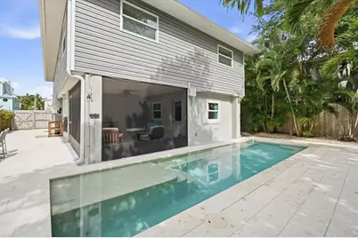 2811 Avenue C, Holmes Beach, FL 34217 - Photo 3