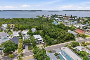 2811 Avenue C, Holmes Beach, FL 34217 - Photo 39