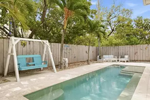 2811 Avenue C, Holmes Beach, FL 34217 - Photo 33