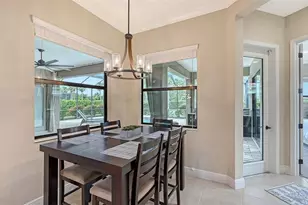 8215 Larkspur Cir, Sarasota, FL 34241 - Photo 17
