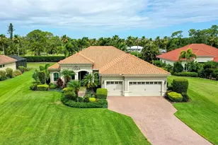 8215 Larkspur Cir, Sarasota, FL 34241 - Photo 1