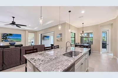 8215 Larkspur Circle, Sarasota, FL 34241 - Photo 9