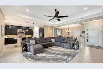 8215 Larkspur Circle, Sarasota, FL 34241 - Photo 7
