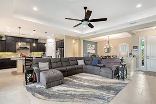 8215 Larkspur Cir, Sarasota, FL 34241 - Photo 7