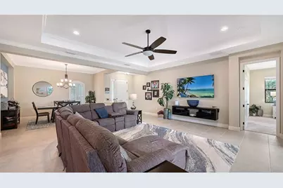 8215 Larkspur Circle, Sarasota, FL 34241 - Photo 15