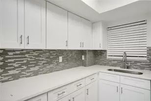 4013 Lake Bayshore Dr, Bradenton, FL 34205 - Photo 9