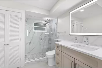 800 Benjamin Franklin Drive #505, Sarasota, FL 34236 - Photo 15