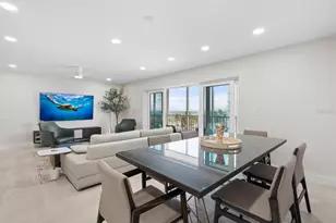 800 Benjamin Franklin Dr, Sarasota, FL 34236 - Photo 9