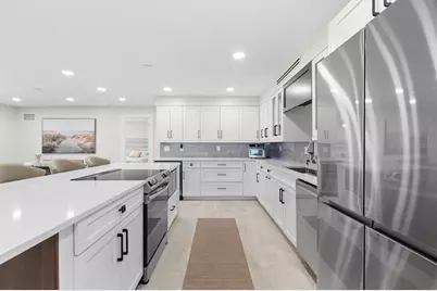 800 Benjamin Franklin Drive #505, Sarasota, FL 34236 - Photo 5
