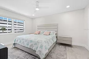 800 Benjamin Franklin Dr, Sarasota, FL 34236 - Photo 13