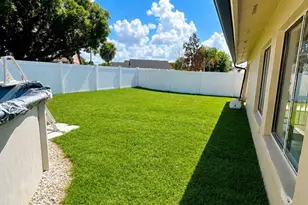 17 S Flag Dr, Kissimmee, FL 34759 - Photo 3